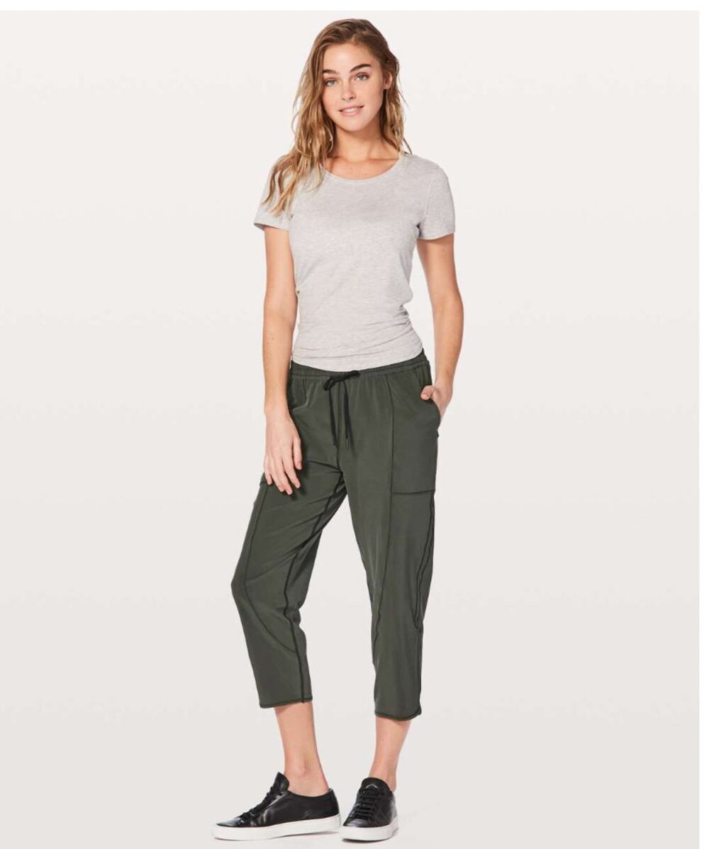 Lululemon Evergreen Final Play Crop *23" Size 6